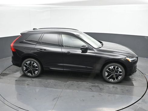 New 2026 Volvo XC60 B5 Plus w/ Protection Package Premier AWD/4WD image 32
