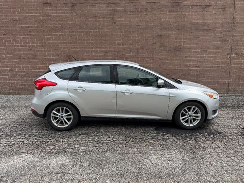 Used 2018 Ford Focus SE FWD image 6