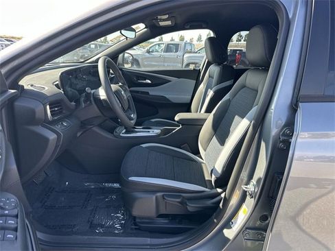 New 2025 Buick Envista Preferred image 18