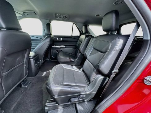 Used 2023 Ford Explorer XLT w/ Equipment Group 202A AWD/4WD image 25