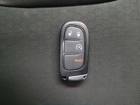 Used 2020 Jeep Cherokee Latitude Plus w/ Cold Weather Group image 32