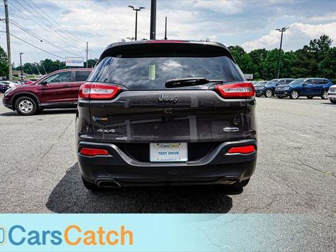 Used 2017 Jeep Cherokee Latitude w/ Cold Weather Group AWD/4WD image 14