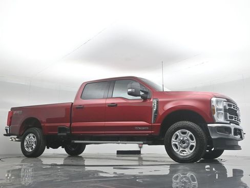 New 2026 Ford F350 XLT w/ FX4 Off-Road Package image 3
