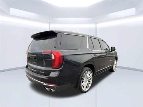 Used 2025 GMC Yukon Denali Ultimate AWD/4WD image 6