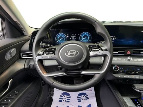 Used 2024 Hyundai Elantra Limited FWD image 12