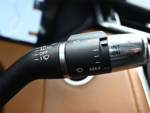 Used 2021 Land Rover Range Rover Velar R-Dynamic HSE image 26