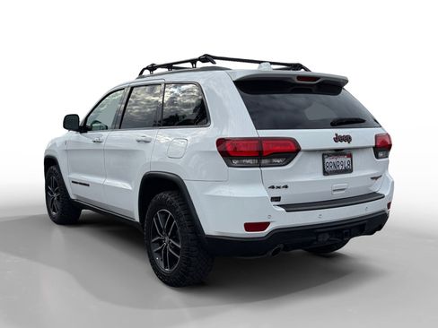 Used 2018 Jeep Grand Cherokee Trailhawk image 3