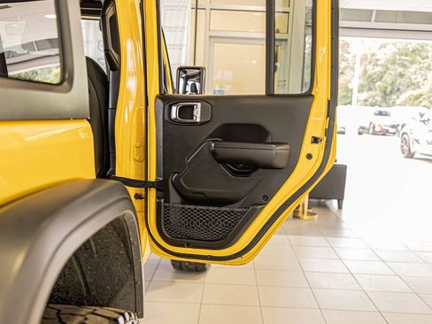 Used 2020 Jeep Wrangler Unlimited Rubicon w/ Dual Top Group image 38