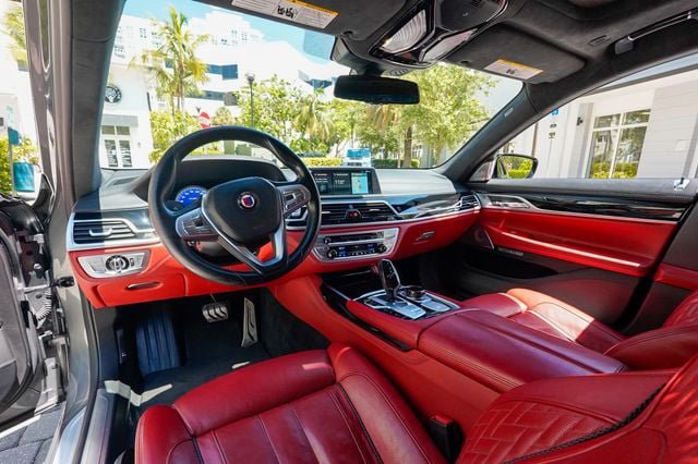 Used 2017 BMW ALPINA B7 xDrive AWD/4WD image 3