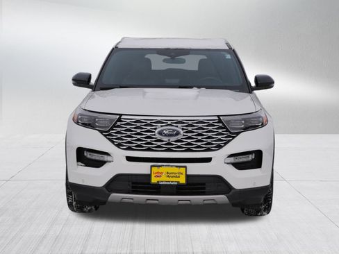 Used 2020 Ford Explorer Platinum w/ Premium Technology Package image 2