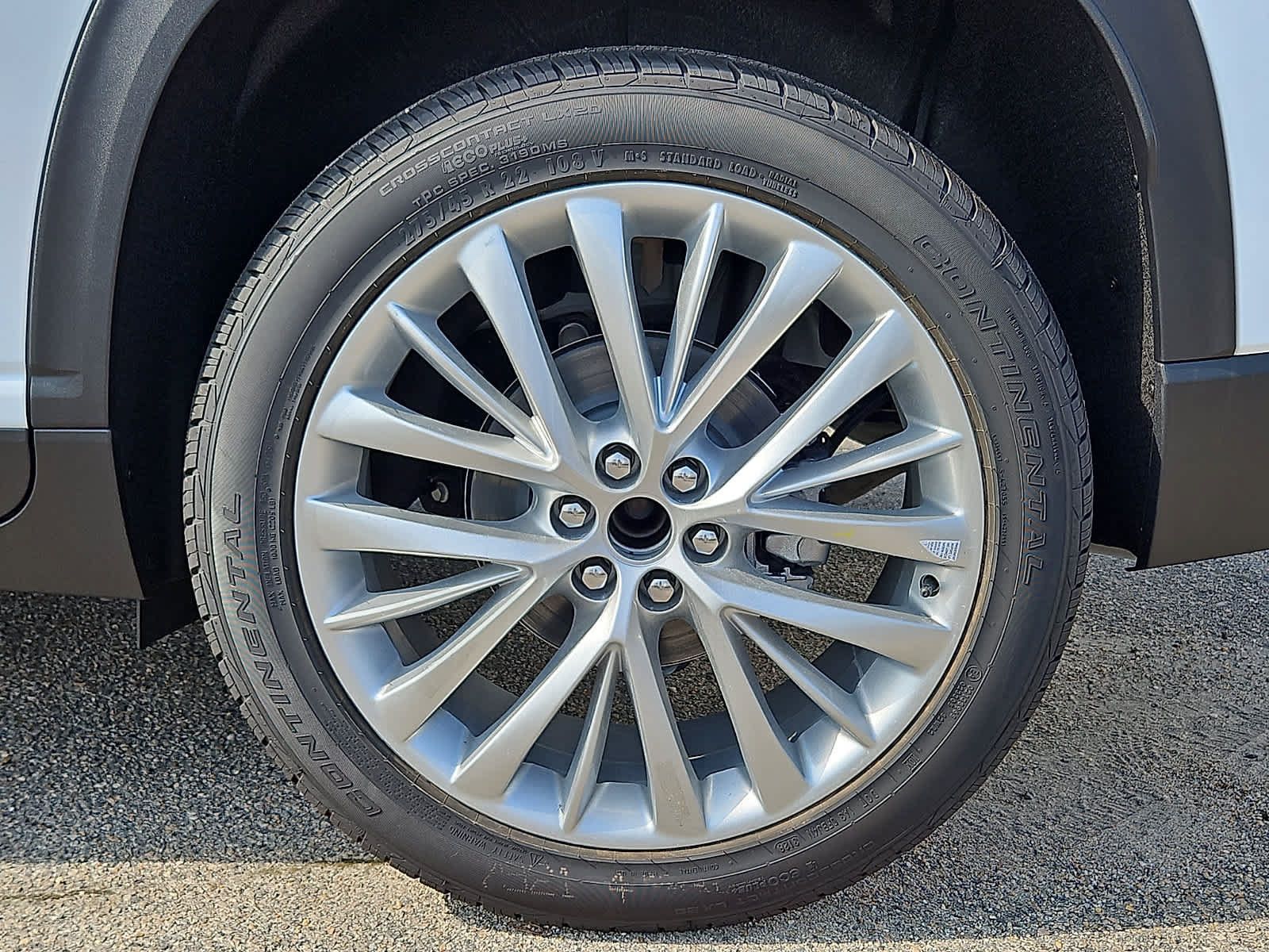 New 2027 Chevrolet Traverse LT w/ Driver Confidence Package FWD image 7