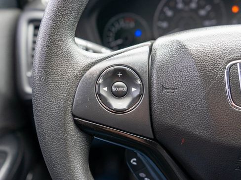 Used 2022 Honda HR-V LX image 16