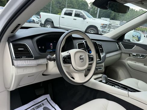 Used 2025 Volvo XC90 B5 Plus w/ Protection Package Premier AWD/4WD image 15
