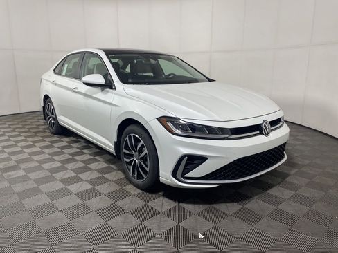 New 2026 Volkswagen Jetta SE image 2