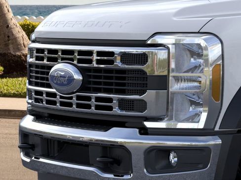 New 2026 Ford F450 XL w/ XL Chrome Package image 17