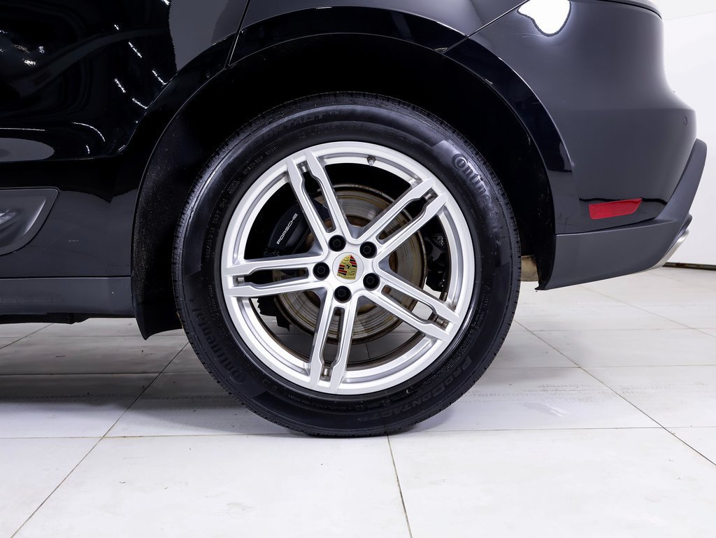 Used 2025 Porsche Macan AWD/4WD image 24