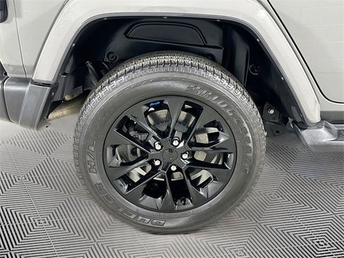 Used 2022 Jeep Wrangler Unlimited Sahara w/ Cold Weather Group image 20