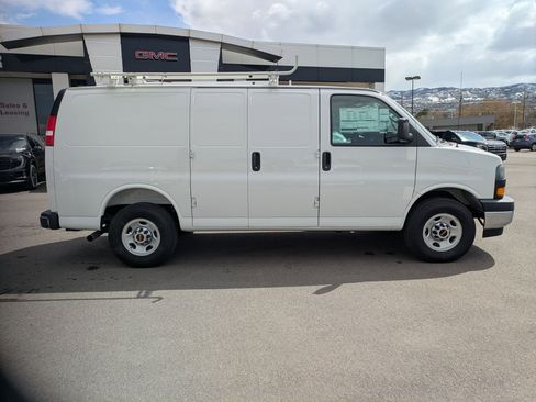 New 2025 GMC Savana 2500 Work Van w/ Safety Package image 7