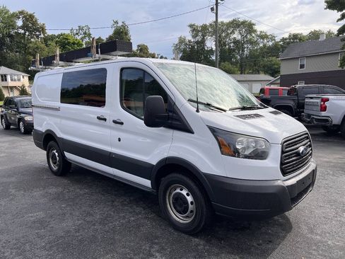 Used 2015 Ford Transit 250 130 Low Roof RWD image 3