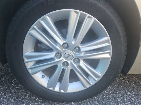 Used 2015 Lexus ES 350 w/ Premium Package FWD image 37