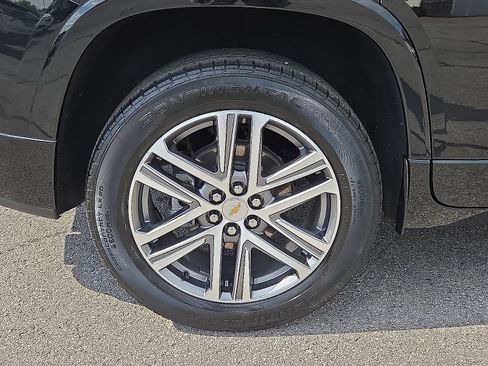 Used 2022 Chevrolet Traverse High Country AWD/4WD image 17