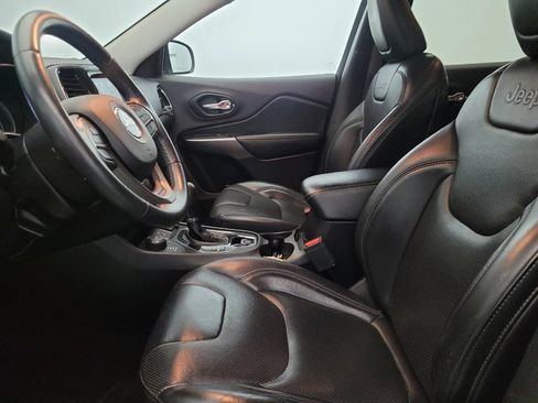 Used 2019 Jeep Cherokee Limited image 17