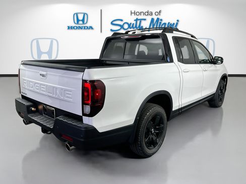 New 2025 Honda Ridgeline Black Edition image 6