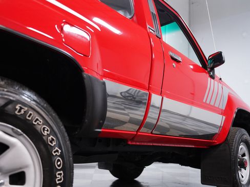 Used 1988 Toyota Pickup 4x4 Regular Cab image 23
