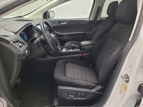 Used 2020 Ford Edge SE image 17