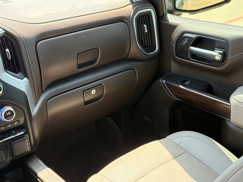 Used 2022 GMC Sierra 1500 SLT AWD/4WD image 16
