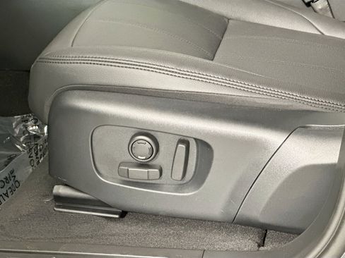 Used 2026 Land Rover Range Rover Evoque S image 17