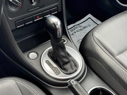 Used 2012 Volkswagen Beetle 2.5 image 26