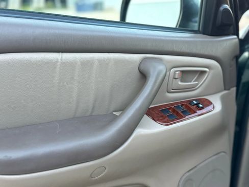Used 2004 Toyota Tundra Limited image 23