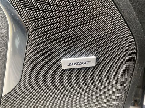 Used 2024 GMC Yukon SLT image 12