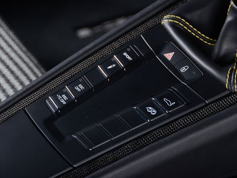 Used 2016 Porsche 911 R image 26