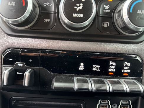 Used 2019 RAM 1500 Big Horn image 14