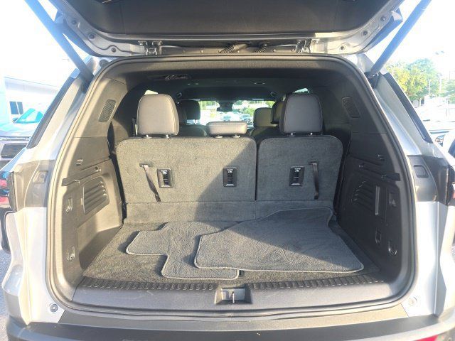 Used 2026 Chevrolet Traverse LT AWD/4WD image 31