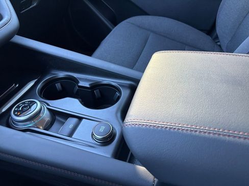 Used 2025 Ford Explorer Active image 2