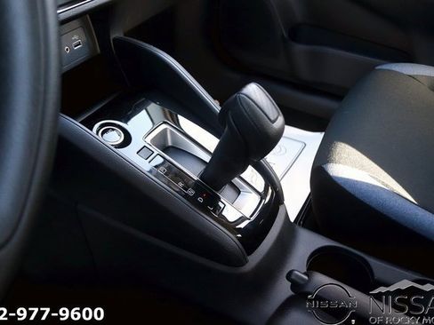 New 2025 Nissan Versa SV image 17