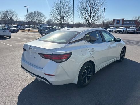 Used 2024 Nissan Sentra SV image 7
