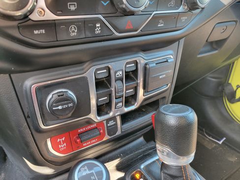 Used 2023 Jeep Gladiator Mojave w/ Trailer Tow Package AWD/4WD image 22