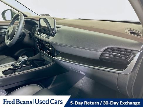 Used 2023 Nissan Rogue SL w/ SL Premium Package image 32