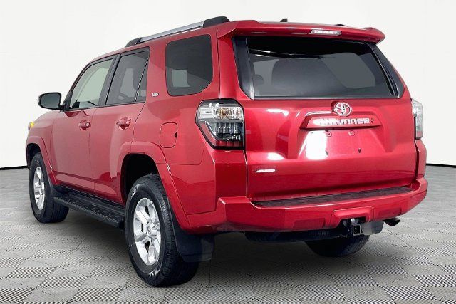 Used 2022 Toyota 4Runner SR5 Premium AWD/4WD image 3