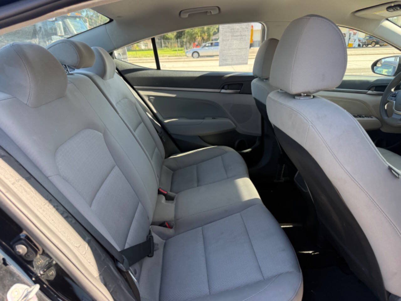 Used 2017 Hyundai Elantra SE FWD image 12