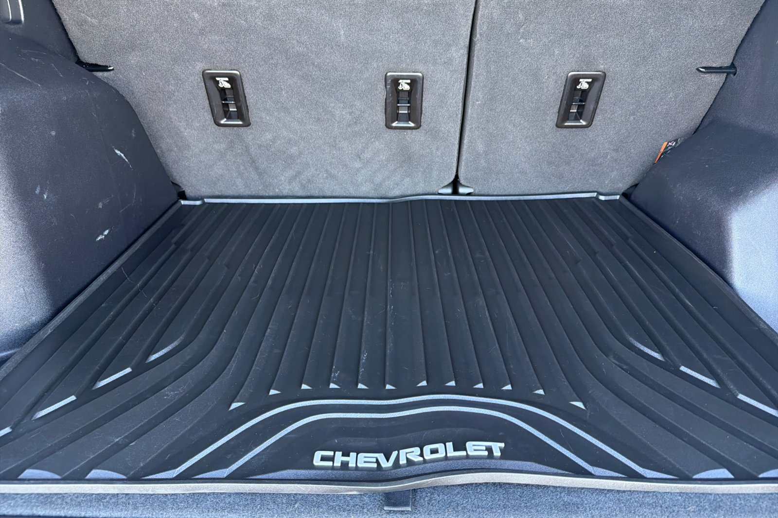 Used 2018 Chevrolet Equinox LT FWD image 19
