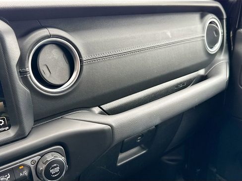 Used 2023 Jeep Wrangler Unlimited Sahara w/ Cold Weather Group image 22