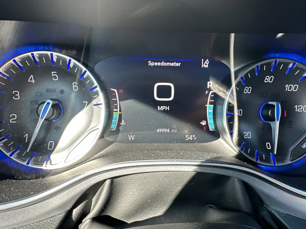 Used 2025 Chrysler Pacifica Limited FWD image 47