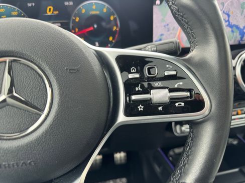 Used 2022 Mercedes-Benz GLB 250 4MATIC image 15