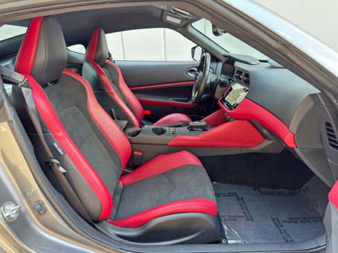 Used 2025 Nissan Z Performance w/ Floor Mat Package RWD image 15