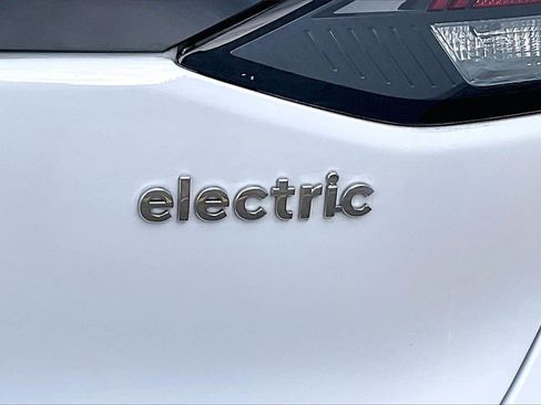 Used 2021 Hyundai Ioniq Limited image 8